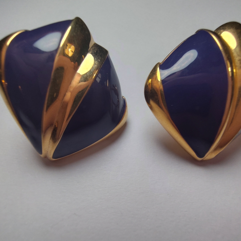 Elegant Gold and Purple Jaclyn Smith Women's Clip On Screw Back Earrings